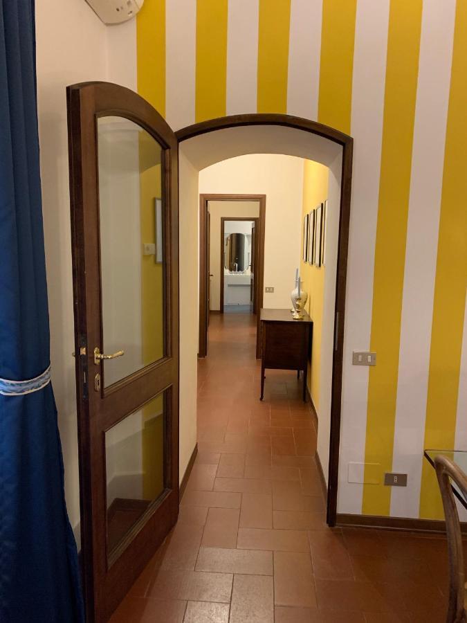 Signoria Apartment With Patio Florence Luaran gambar