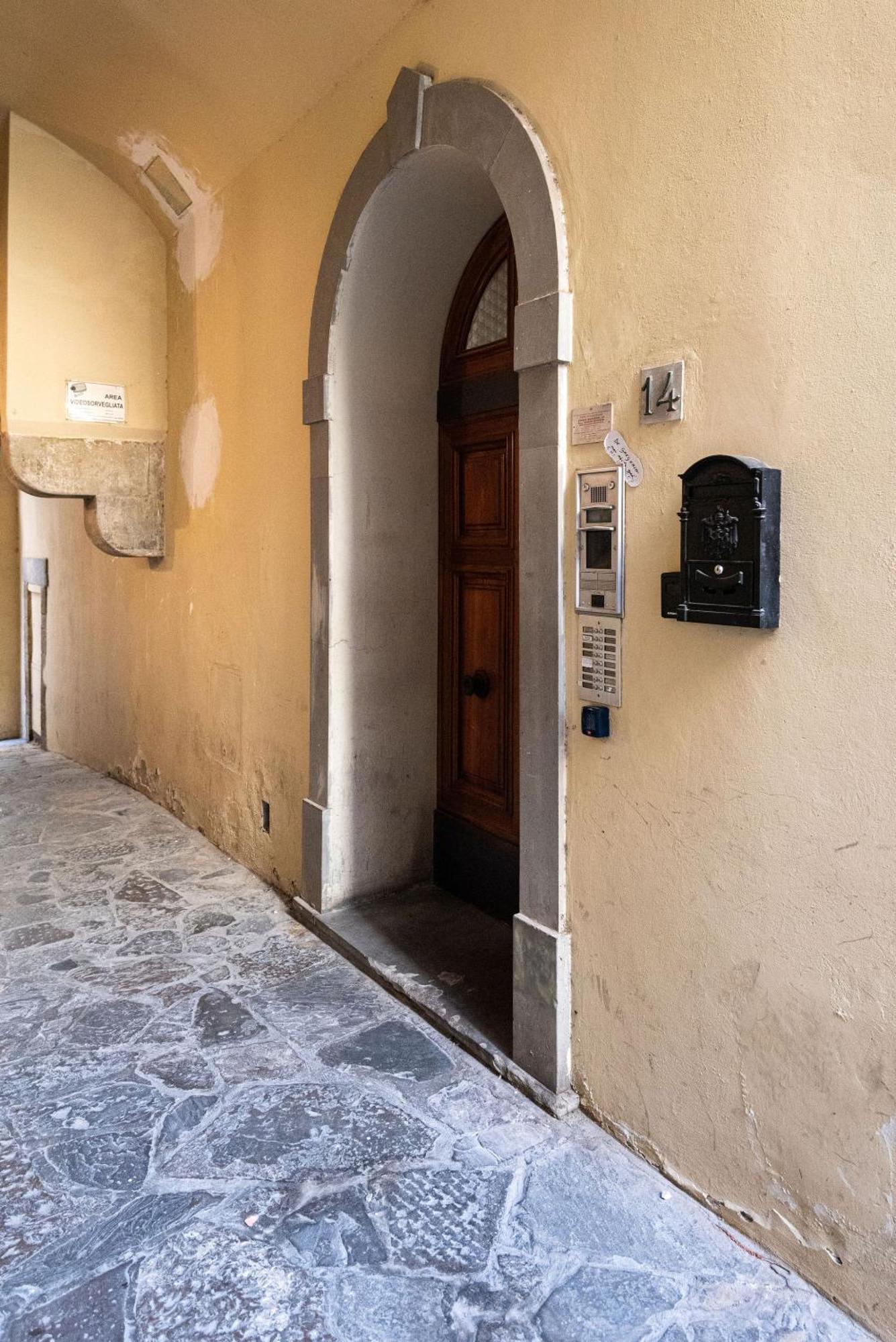 Signoria Apartment With Patio Florence Luaran gambar