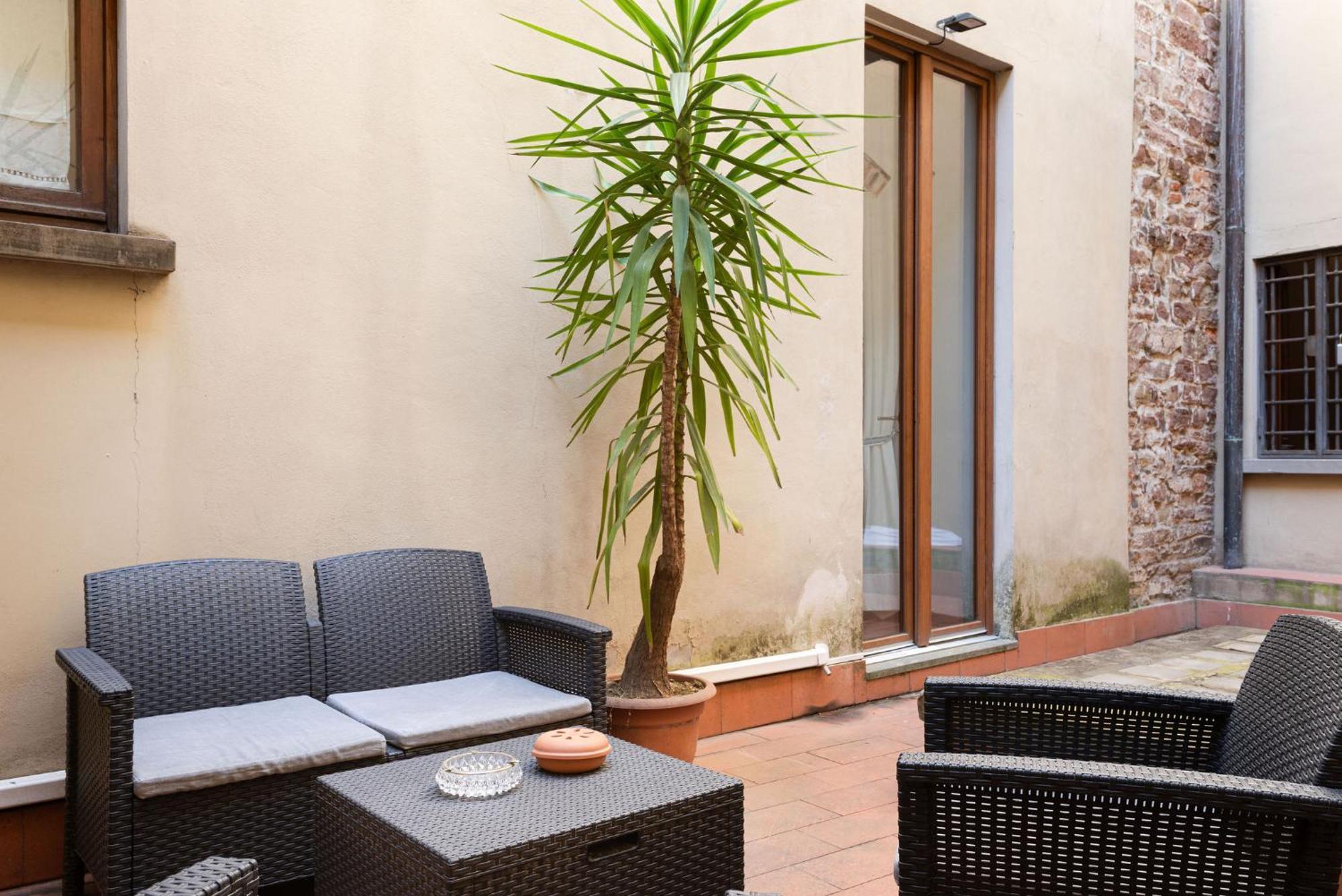 Signoria Apartment With Patio Florence Luaran gambar