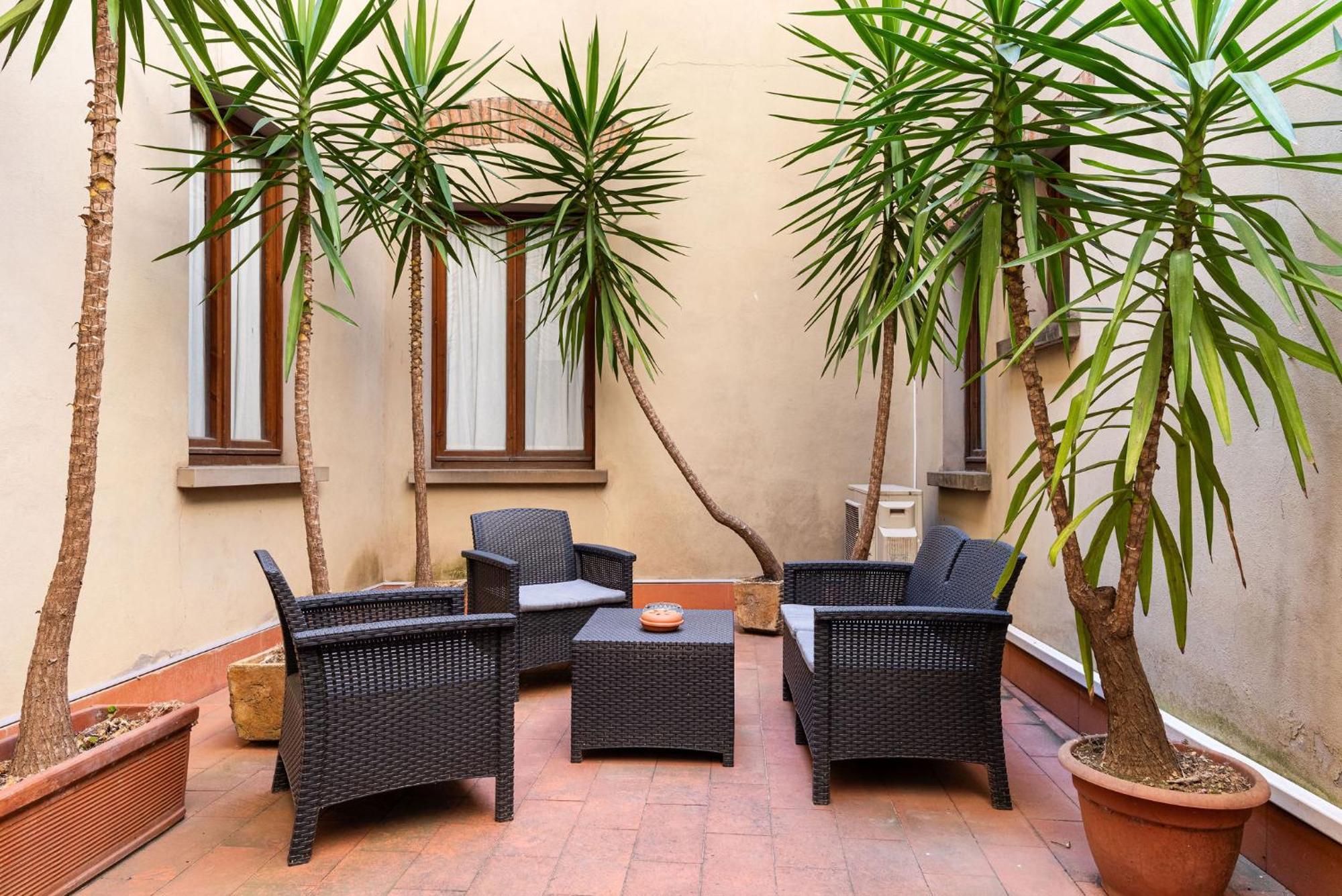 Signoria Apartment With Patio Florence Luaran gambar