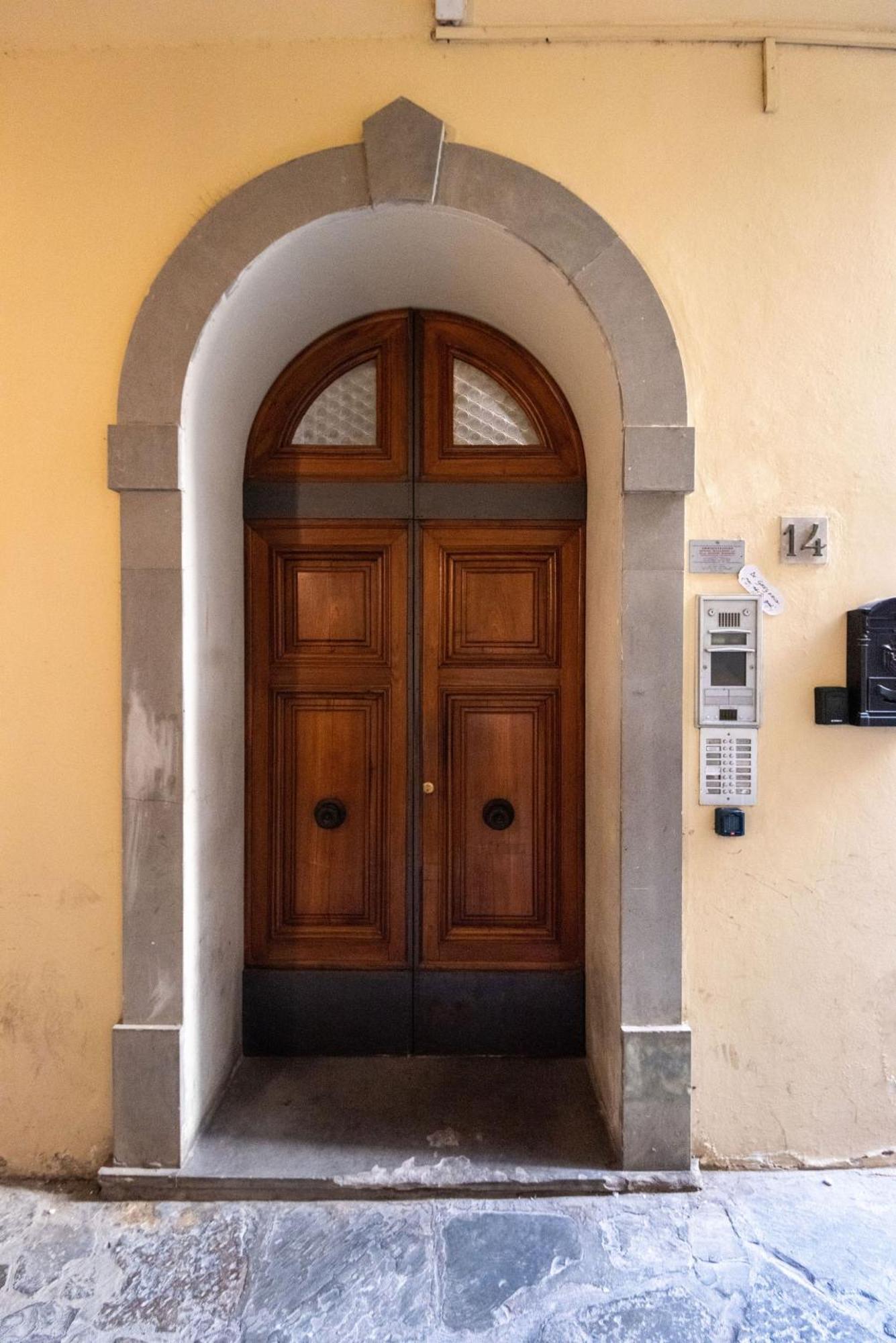 Signoria Apartment With Patio Florence Luaran gambar